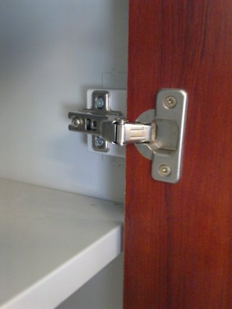 Szafka z drzwiami laminowanymi BAS 31AL - 5