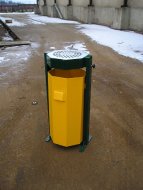 Kosz na śmieci zewnętrzny z popielniczką 60 l - 1017