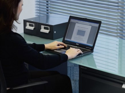 Metalowa szafka na dokumenty Bisley FCB24 - 2