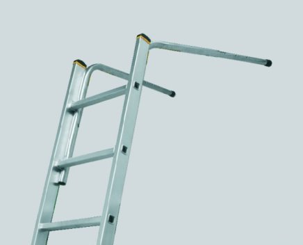 Opierając się o ścianę - 2