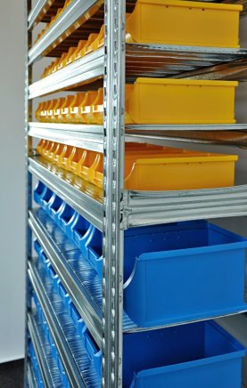 Regał metalowy z plastikowymi pojemnikami 1972 x 1124 x 330 mm 877851009_VAR_2 - 4