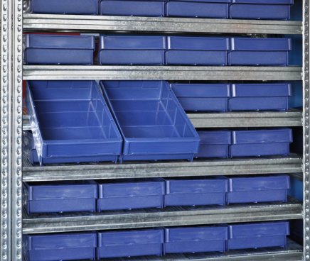 Bezśrubowy metalowy regał półkowy 1972 x 1124 x 510 mm ze skrzynkami 100 x 230 x 500 mm - 44 szt - 3