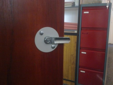 Szafa z drzwiami laminowanymi BAS 32AL - 5